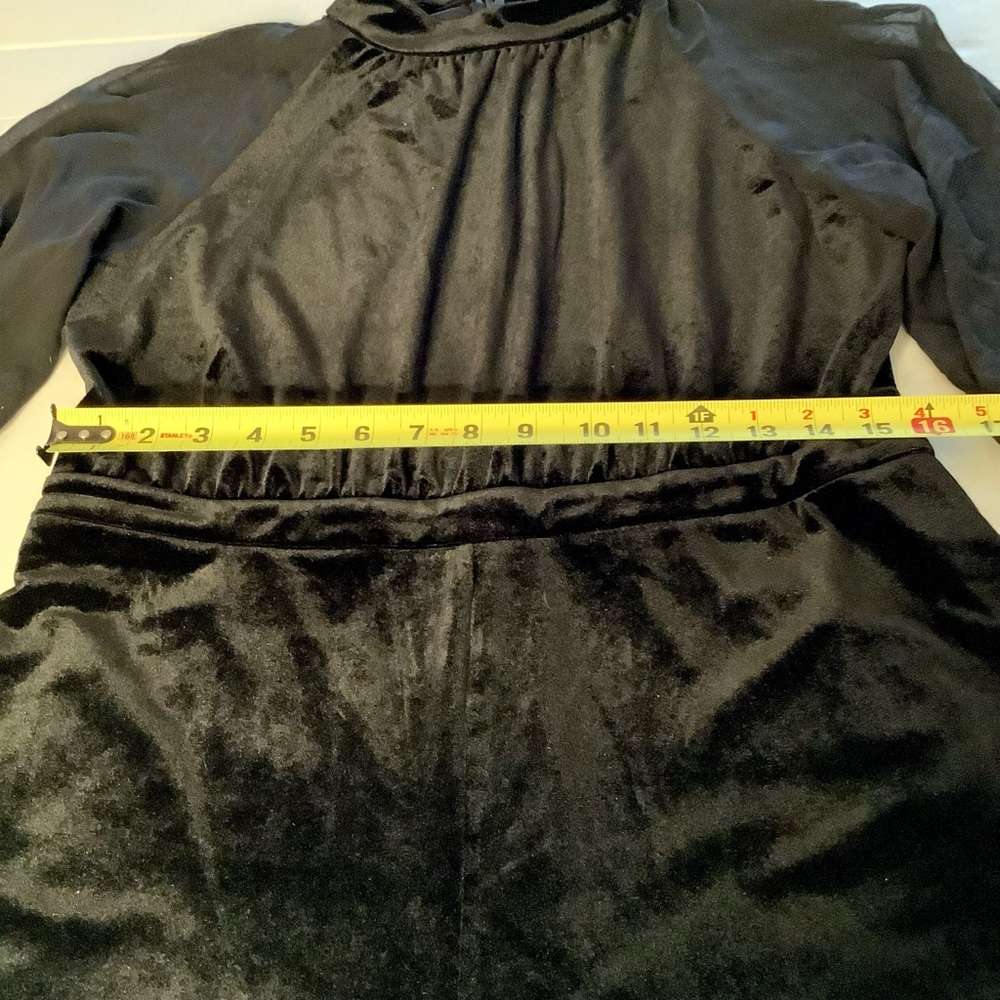 DONNA MORGAN Size 12 Black Stretch Velvet Short Romper Sheer Sleeve Long Sleeve - Picture 8 of 10